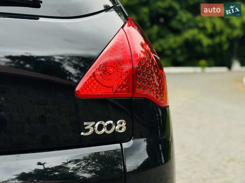 Позашляховик / Кросовер Peugeot 3008 2010 в Чернівцях