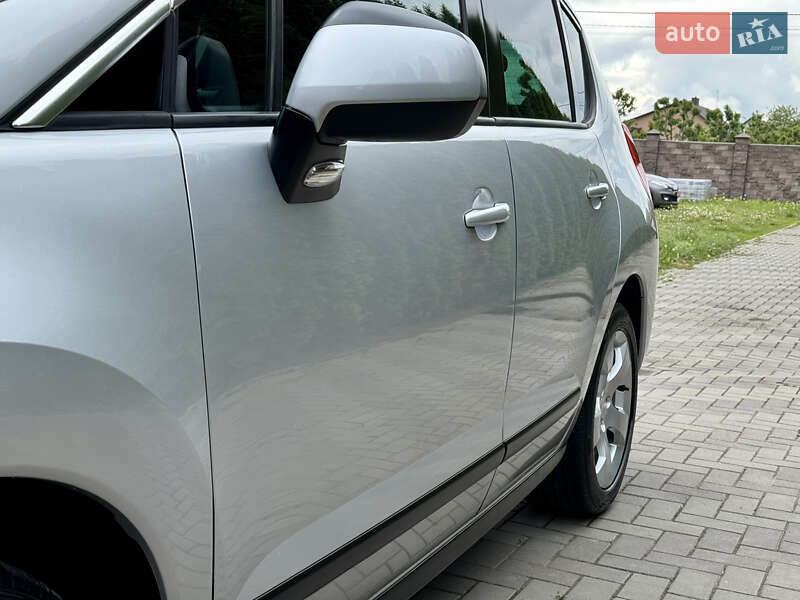 Позашляховик / Кросовер Peugeot 3008 2011 в Луцьку