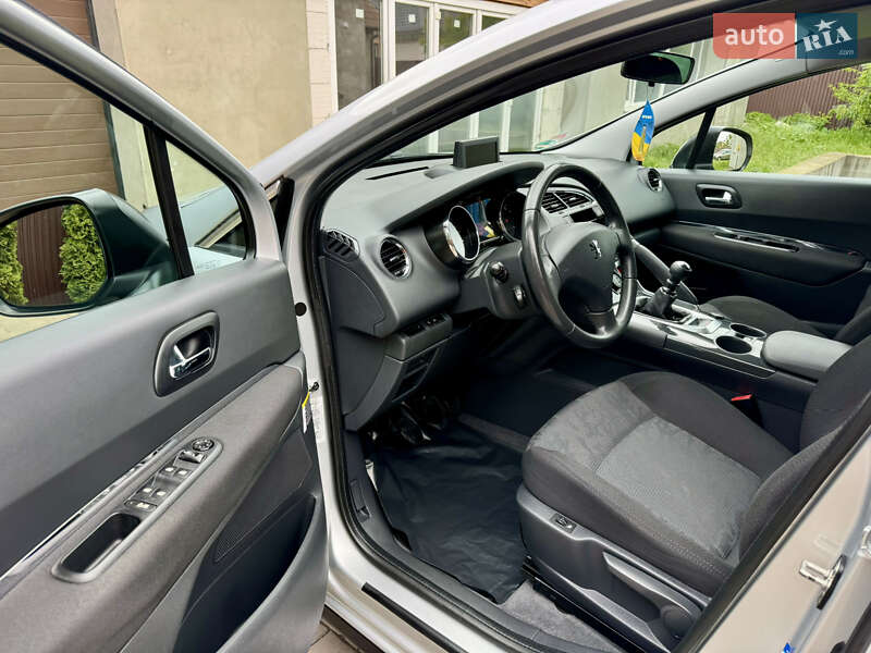 Позашляховик / Кросовер Peugeot 3008 2011 в Луцьку