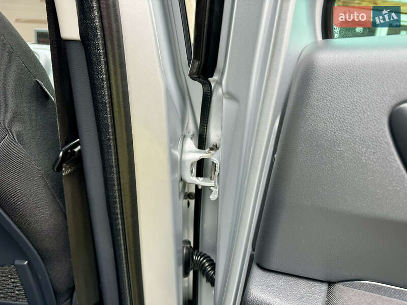 Позашляховик / Кросовер Peugeot 3008 2011 в Луцьку