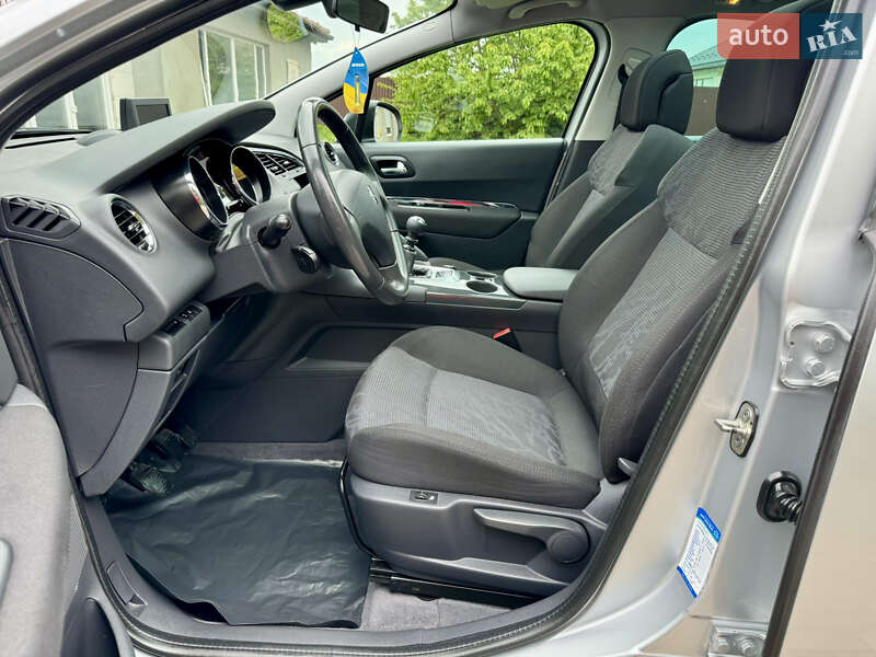 Позашляховик / Кросовер Peugeot 3008 2011 в Луцьку