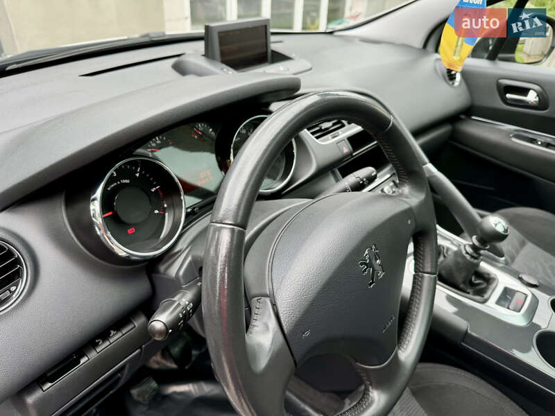 Позашляховик / Кросовер Peugeot 3008 2011 в Луцьку
