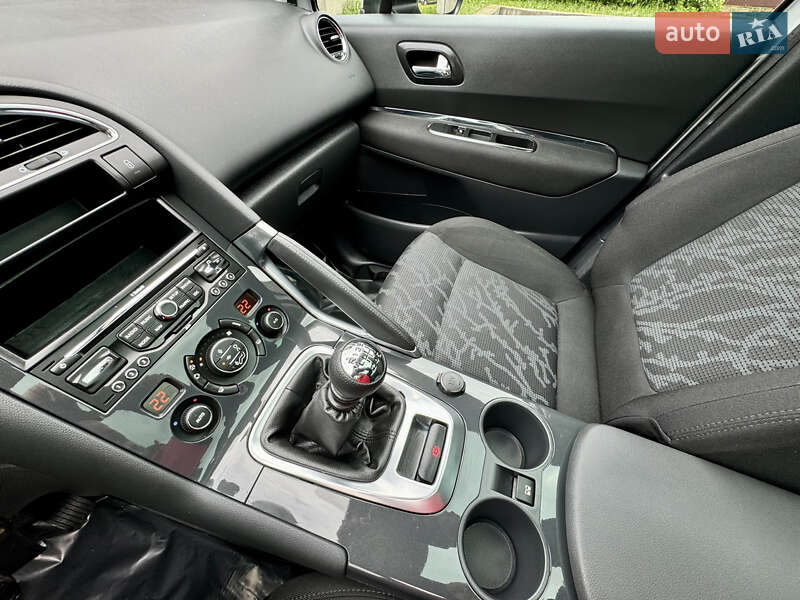 Позашляховик / Кросовер Peugeot 3008 2011 в Луцьку