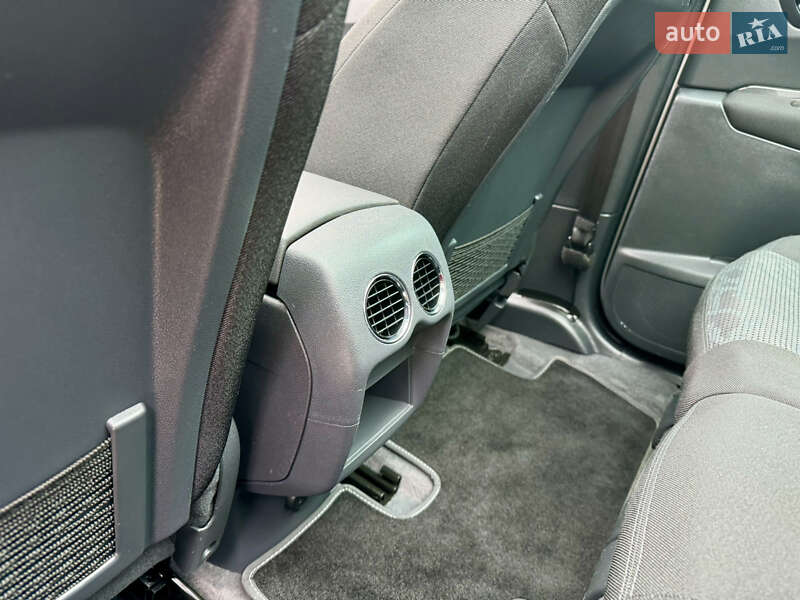 Позашляховик / Кросовер Peugeot 3008 2011 в Луцьку