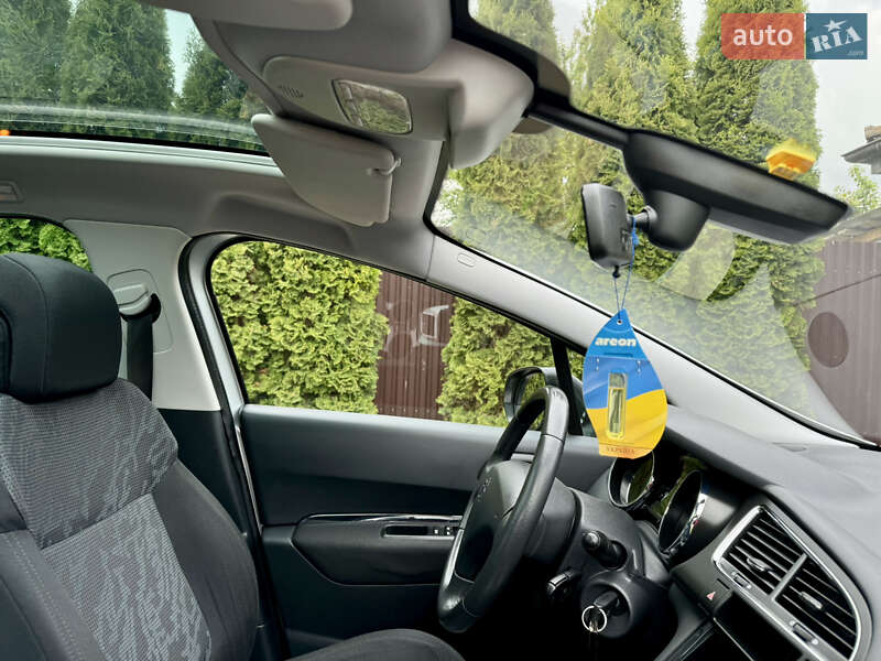 Позашляховик / Кросовер Peugeot 3008 2011 в Луцьку