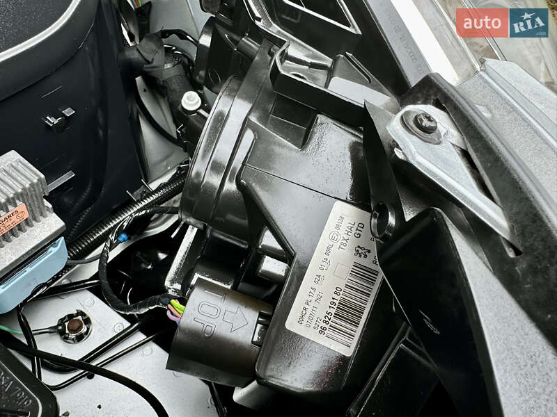 Позашляховик / Кросовер Peugeot 3008 2011 в Луцьку