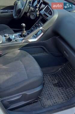 Позашляховик / Кросовер Peugeot 3008 2010 в 