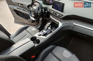 Внедорожник / Кроссовер Peugeot 3008 2018 в 