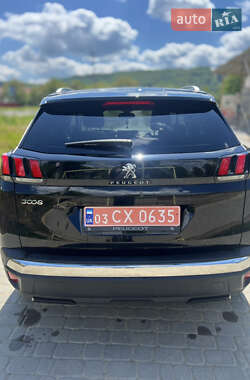 Позашляховик / Кросовер Peugeot 3008 2019 в 