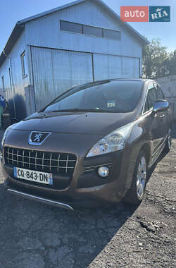 Позашляховик / Кросовер Peugeot 3008 2013 в 