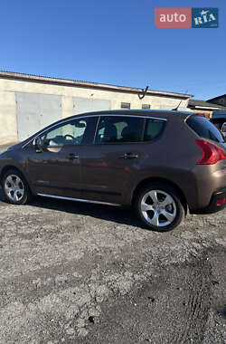 Позашляховик / Кросовер Peugeot 3008 2013 в 