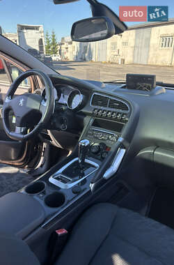 Позашляховик / Кросовер Peugeot 3008 2013 в 