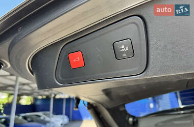 Позашляховик / Кросовер Peugeot 3008 2021 в 