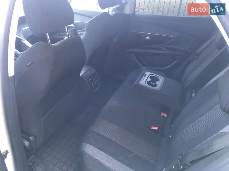 Внедорожник / Кроссовер Peugeot 3008 2017 в Ивано-Франковске