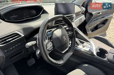 Позашляховик / Кросовер Peugeot 3008 2021 в 