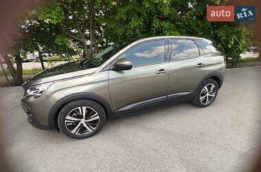 Внедорожник / Кроссовер Peugeot 3008 2017 в 
