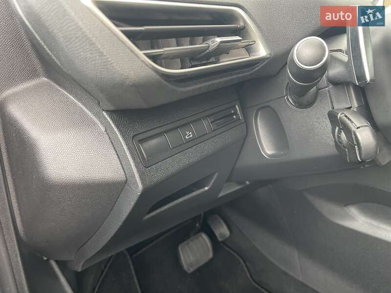 Позашляховик / Кросовер Peugeot 3008 2019 в Тернополі