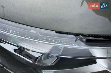 Позашляховик / Кросовер Peugeot 3008 2020 в 