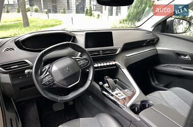 Позашляховик / Кросовер Peugeot 3008 2020 в 