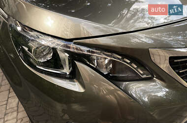 Позашляховик / Кросовер Peugeot 3008 2020 в 