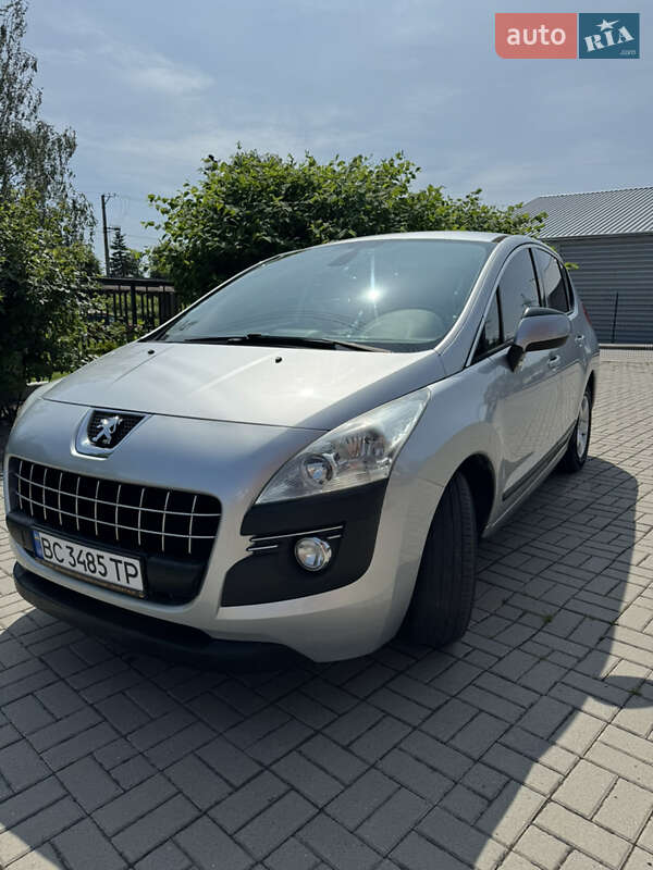 Позашляховик / Кросовер Peugeot 3008 2010 в Львові