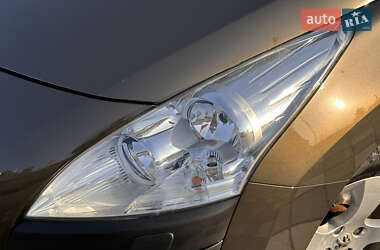 Внедорожник / Кроссовер Peugeot 3008 2011 в 