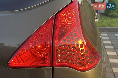 Внедорожник / Кроссовер Peugeot 3008 2011 в 
