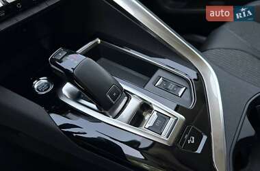 Внедорожник / Кроссовер Peugeot 3008 2021 в 