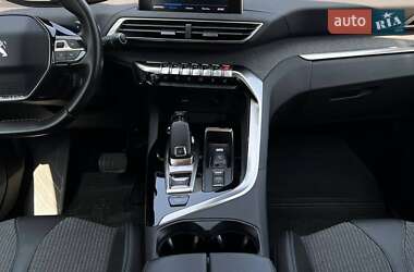 Внедорожник / Кроссовер Peugeot 3008 2021 в 