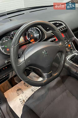 Внедорожник / Кроссовер Peugeot 3008 2012 в 