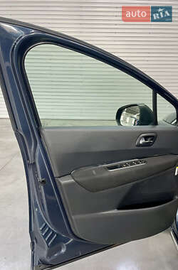 Внедорожник / Кроссовер Peugeot 3008 2012 в 