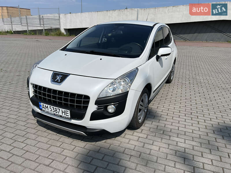 Внедорожник / Кроссовер Peugeot 3008 2012 в 