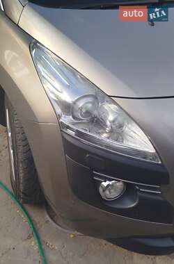 Внедорожник / Кроссовер Peugeot 3008 2010 в 