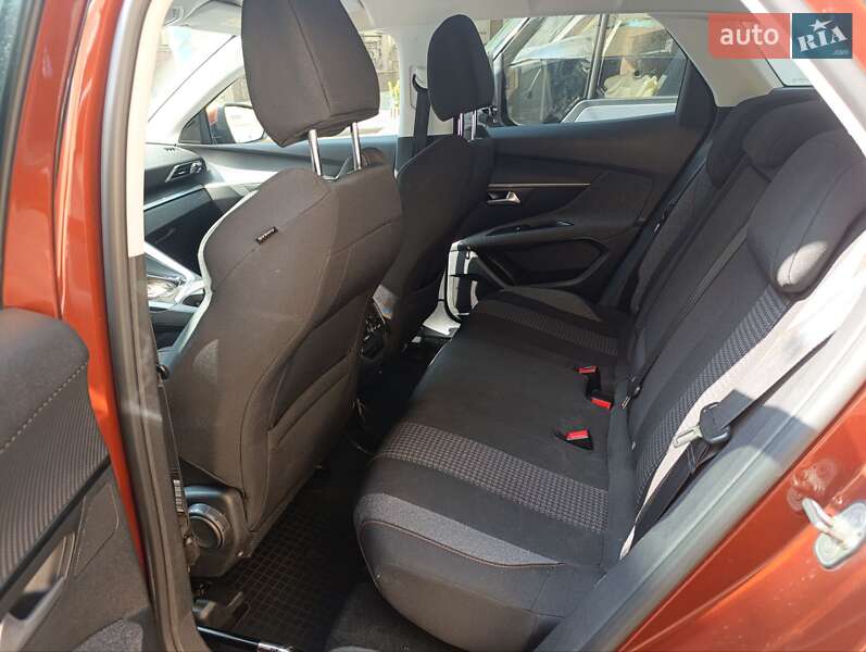 Внедорожник / Кроссовер Peugeot 3008 2017 в Киеве