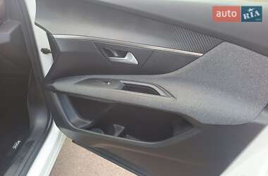 Внедорожник / Кроссовер Peugeot 3008 2020 в 