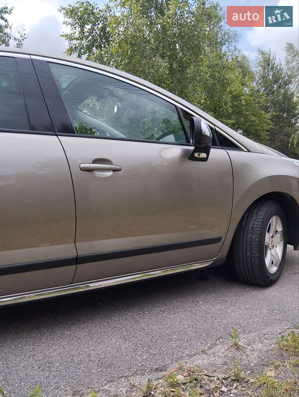 Позашляховик / Кросовер Peugeot 3008 2012 в Вишгороді