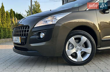 Внедорожник / Кроссовер Peugeot 3008 2011 в 
