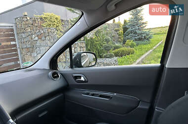 Внедорожник / Кроссовер Peugeot 3008 2011 в 
