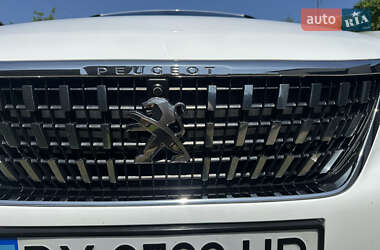 Внедорожник / Кроссовер Peugeot 3008 2017 в 