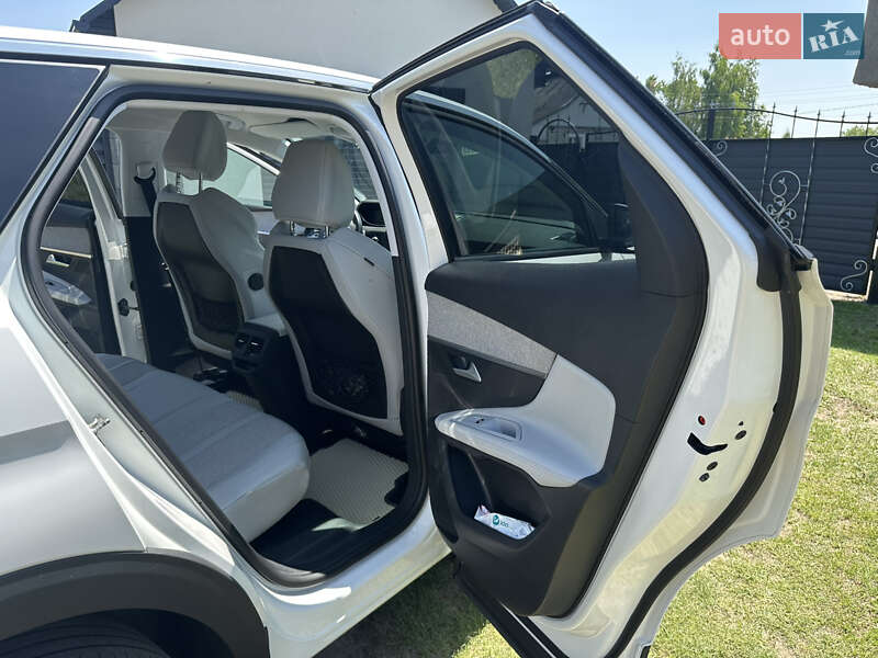 Позашляховик / Кросовер Peugeot 3008 2017 в Шепетівці