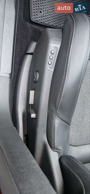 Позашляховик / Кросовер Peugeot 3008 2019 в Дніпрі