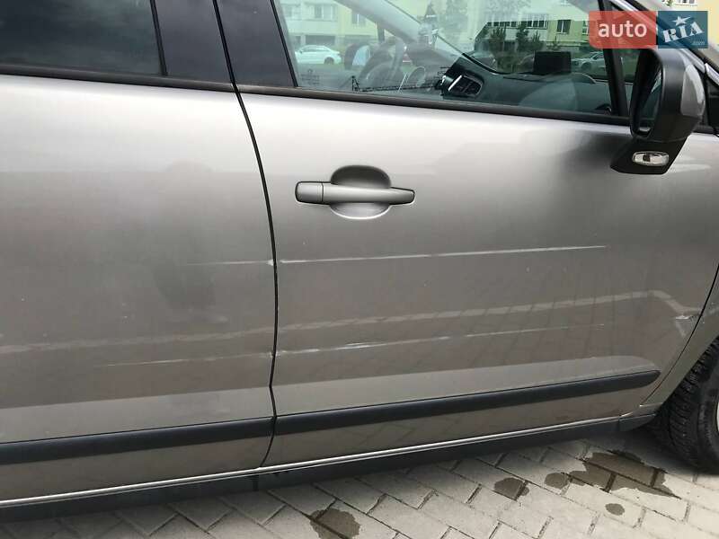 Позашляховик / Кросовер Peugeot 3008 2011 в Вінниці