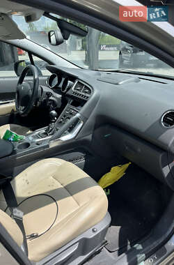 Позашляховик / Кросовер Peugeot 3008 2010 в 