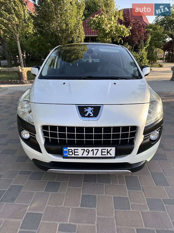 Позашляховик / Кросовер Peugeot 3008 2012 в Миколаєві