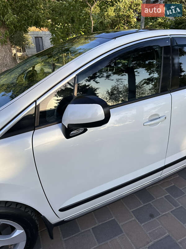 Позашляховик / Кросовер Peugeot 3008 2012 в Миколаєві