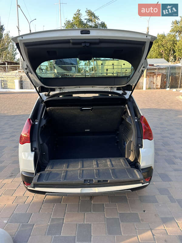 Позашляховик / Кросовер Peugeot 3008 2012 в Миколаєві