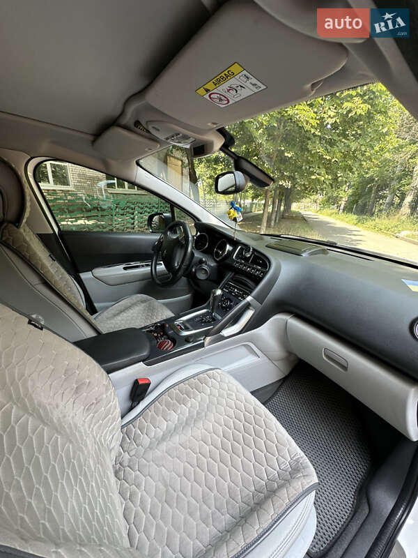 Позашляховик / Кросовер Peugeot 3008 2015 в Запоріжжі