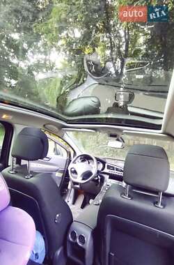 Позашляховик / Кросовер Peugeot 3008 2010 в 