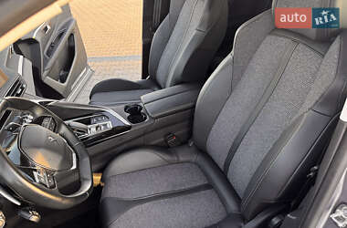 Позашляховик / Кросовер Peugeot 3008 2021 в 