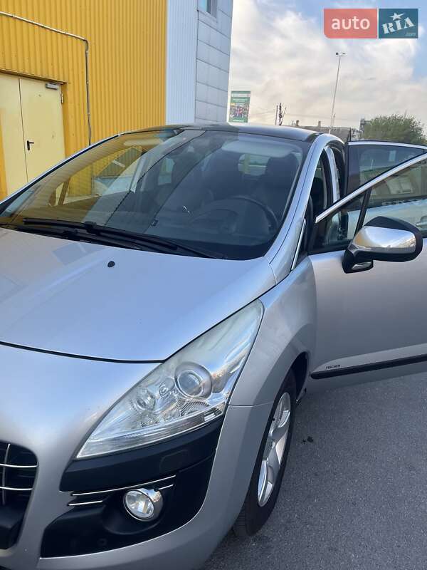 Позашляховик / Кросовер Peugeot 3008 2013 в Житомирі